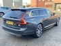 Volvo V90 2.0 T6 Recharge 340 pk AWD Inscription Trekhaak Camera Parkeersensoren Navi Leer Stoelverwarming  Elek Stoelen ACC Pilot Assist 19 Inch Extra Getint Glas Blis Plug in Hybride