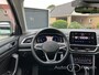 Volkswagen T-Roc DSG 1.5 TSI STYLE , NAVIGATIE , ADAPTIVE CRUISE , AFN TREKHAAK , APPLAY/ANDROID , IQ-LIGHT , LED VERLICHTING , VIRTUAL COCKPIT PRO , DRAADLOZE TEL LADER , PRIVACY GLASS , LANE ASSIST , 17 INCH LICHTMETAAL MET ALL SEASON ,