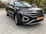 Volkswagen T-Roc DSG 1.5 TSI STYLE , NAVIGATIE , ADAPTIVE CRUISE , AFN TREKHAAK , APPLAY/ANDROID , IQ-LIGHT , LED VERLICHTING , VIRTUAL COCKPIT PRO , DRAADLOZE TEL LADER , PRIVACY GLASS , LANE ASSIST , 17 INCH LICHTMETAAL MET ALL SEASON ,