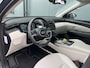 Hyundai Tucson 1.6 T-GDI 265pk PHEV Premium Sky 4WD | Leder | Climate | Keyless | Navigatie | Elek. Klep | Full - Led | 360 Camera | KRELL Audio | Elek. Stoelen | 19" Lichtmetaal | Winterpakket | Stoelventilatie | Panoramadak | Dodehoekdetectie | Adapt. Cruisecontrol | Parkeer Assistent | 1e Eigenaar