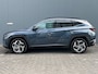 Hyundai Tucson 1.6 T-GDI 265pk PHEV Premium Sky 4WD | Leder | Climate | Keyless | Navigatie | Elek. Klep | Full - Led | 360 Camera | KRELL Audio | Elek. Stoelen | 19" Lichtmetaal | Winterpakket | Stoelventilatie | Panoramadak | Dodehoekdetectie | Adapt. Cruisecontrol | Parkeer Assistent | 1e Eigenaar