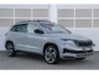 Skoda Karoq 1.5 TSI 150pk DSG Sportline | Panoramadak | Trekhaak | App Connect | Achteruitrijcamera | Stoelverwarming