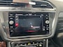 Volkswagen Tiguan Allspace 1.5 TSI R-Line Business+ 7p. 150 PK | Automaat | Climatronic | Stuurverwarming | Stoelverwarming | Navigatie | Apple Carplay | Navigatie | Adaptieve Cruise Control | Lane Assist | Achteruitrijcamera | Parkeersensoren | Panoramadak | Elektrische achterklep | 7 zitplaatsen |