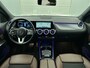 Mercedes-Benz GLA GLA 200 Automaat Luxury Line | Nightpakket | Trekhaak | Sfeerverlichting | Stoelverwarming | Spiegelpakket | Parktronic met camera | Zitcomfortpakket