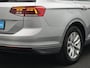 Volkswagen Passat Variant 1.5 TSI 150 pk DSG Comfortline Business | LED koplampen | Trekhaak | Adaptive Cruise | Parkeersensoren voor/achter | Climatronic | Carplay | Navigatie | 16 inch