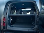 Land Rover Defender P300e 110 X-Dynamic Trekhaak l Schuif-/kantel Panorama dak l Black Pack l 20 Inch l