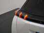 Peugeot 2008 SUV 1.2 100 pk Allure Pack | Trekhaak | Navigatie | Cruise Control | LED koplampen | Apple Carplay/Android Auto |