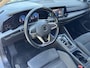 Volkswagen Golf 1.5 eTSI 150pk DSG Style 1st Edition Black Panoramadak Winterpakket 19" Velgen IQ Light Massagestoel