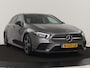 Mercedes-Benz A-klasse 180 Business Solution AMG | Stoelverwarming | Leder/Alcantara | Camera | Navigatie | Widescreen | LED
