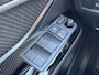 Toyota C-HR 2.0 HYBRID BI-TONE STOEL/STUURVERW BLIND-SPOT NAVI PARK-SENSOREN APPLE/ANDROID
