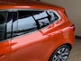 Renault Clio 1.0 TCe 90pk Automaat | Groot Navi | 360 | 17" | PDC V+A | Stoel & stuur verwarming | Keurig nette auto |
