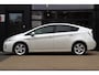 Toyota Prius 1.8 Dynamic | NAP | Dealer Onderhouden | Cruise | Camera | Climate | Navi | Metallic