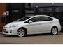 Toyota Prius 1.8 Dynamic | NAP | Dealer Onderhouden | Cruise | Camera | Climate | Navi | Metallic