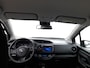 Toyota Yaris 1.5 Hybrid Design Red Navi | Camera | Metallic lak | Bovag garantie | Lage km stand | NAP
