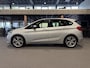 BMW 2-Serie Active Tourer 218i Sport Automaat | Panorama | Volleder | HUD | Stoelverwarming