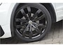 Volkswagen Tiguan 1.5 TSI ACT Highline Business R-line Pano | Parelmoer wit | Virtual cockpit | Carplay | 20'' LMV zwart | LED koplampen | Stoelverarming | Alcantara