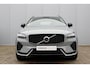 Volvo XC60 T6 Automaat Plug-in hybrid AWD Ultra Dark | Luchtvering | Panoramisch Schuif-Kantel dak | Bowers & Wilkins | Verwarmd Stuurwiel en Voor+Achterstoelen | Elektrische Trekhaak | 20'' Lichtmetalen Velgen