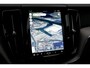 Volvo XC60 T6 Automaat Plug-in hybrid AWD Ultra Dark | Luchtvering | Panoramisch Schuif-Kantel dak | Bowers & Wilkins | Verwarmd Stuurwiel en Voor+Achterstoelen | Elektrische Trekhaak | 20'' Lichtmetalen Velgen