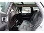 Volvo XC60 T6 Automaat Plug-in hybrid AWD Ultra Dark | Luchtvering | Panoramisch Schuif-Kantel dak | Bowers & Wilkins | Verwarmd Stuurwiel en Voor+Achterstoelen | Elektrische Trekhaak | 20'' Lichtmetalen Velgen