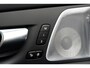 Volvo XC60 T6 Automaat Plug-in hybrid AWD Ultra Dark | Luchtvering | Panoramisch Schuif-Kantel dak | Bowers & Wilkins | Verwarmd Stuurwiel en Voor+Achterstoelen | Elektrische Trekhaak | 20'' Lichtmetalen Velgen