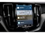 Volvo XC60 T6 Automaat Plug-in hybrid AWD Ultra Dark | Luchtvering | Panoramisch Schuif-Kantel dak | Bowers & Wilkins | Verwarmd Stuurwiel en Voor+Achterstoelen | Elektrische Trekhaak | 20'' Lichtmetalen Velgen