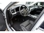 Volvo XC60 T6 Automaat Plug-in hybrid AWD Ultra Dark | Luchtvering | Panoramisch Schuif-Kantel dak | Bowers & Wilkins | Verwarmd Stuurwiel en Voor+Achterstoelen | Elektrische Trekhaak | 20'' Lichtmetalen Velgen