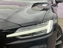 Volvo V60 2.0 T6 Plug-in hybrid AWD Plus Dark | Trekhaak | Adaptive Cruise Control | Panoramadak | 360 Camera | Harman/Kardon | Stuurverwarming | Stoelverwarming voor & achter | Power Seats | Sportstoelen |