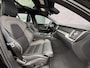 Volvo V60 2.0 T6 Plug-in hybrid AWD Plus Dark | Nieuw Binnen | Trekhaak | Adaptive Cruise Control | Panoramadak | 360 Camera | Harman/Kardon | Stuurverwarming | Stoelverwarming voor & achter | Power Seats | Sportstoelen |