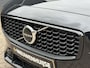 Volvo V60 2.0 T6 Plug-in hybrid AWD Plus Dark | Nieuw Binnen | Trekhaak | Adaptive Cruise Control | Panoramadak | 360 Camera | Harman/Kardon | Stuurverwarming | Stoelverwarming voor & achter | Power Seats | Sportstoelen |