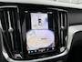 Volvo V60 2.0 T6 Plug-in hybrid AWD Plus Dark | Nieuw Binnen | Trekhaak | Adaptive Cruise Control | Panoramadak | 360 Camera | Harman/Kardon | Stuurverwarming | Stoelverwarming voor & achter | Power Seats | Sportstoelen |