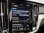 Volvo V60 2.0 T6 Plug-in hybrid AWD Plus Dark | Nieuw Binnen | Trekhaak | Adaptive Cruise Control | Panoramadak | 360 Camera | Harman/Kardon | Stuurverwarming | Stoelverwarming voor & achter | Power Seats | Sportstoelen |