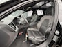 Volvo V60 2.0 T6 Plug-in hybrid AWD Plus Dark | Nieuw Binnen | Trekhaak | Adaptive Cruise Control | Panoramadak | 360 Camera | Harman/Kardon | Stuurverwarming | Stoelverwarming voor & achter | Power Seats | Sportstoelen |