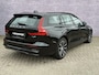 Volvo V60 2.0 T6 Plug-in hybrid AWD Plus Dark | Nieuw Binnen | Trekhaak | Adaptive Cruise Control | Panoramadak | 360 Camera | Harman/Kardon | Stuurverwarming | Stoelverwarming voor & achter | Power Seats | Sportstoelen |