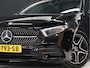 Mercedes-Benz A-klasse 180 Business Solution AMG [SCHUIFKANTELDAK, CAMERA, PDC 360, MEMORY SEATS, CRUISE CONTROL, STOELVERWARMING, SFEERVERLICHTING, BLUETOOTH TELEFOON, NIEUWSTAAT]
