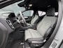 Volvo XC40 2.0 B4 Plus Dark | Trekhaak | Memory | Zitting verlengers | parkeersensoren vóór en achter | camera | Google auto | Full LED | verwarmde voorstoelen en stuurwiel | trekgewicht 2000KG! |