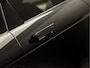 Land Rover Range Rover Evoque 1.5 P300e AWD Black Edition S 309Pk Automaat (PLUG IN HYBRID, APPLE CARPLAY, HEAD UP DISPLAY, CAMERA, MERIDIAN AUDIO, KEYLESS, DIGITAL COCKPIT, STOELVERWARMING, ELEKTRISCHE STOELEN, NIEUWSTAAT)