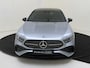 Mercedes-Benz A-klasse 180 AMG Line Panorama Dak / Nightpakket / Parkeercamera / Sfeerverlichting / Stoelverwarming /