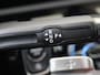 Mercedes-Benz A-klasse 180 AMG Line Panorama Dak / Nightpakket / Parkeercamera / Sfeerverlichting / Stoelverwarming /