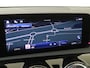 Mercedes-Benz A-klasse 180 AMG Line Panorama Dak / Nightpakket / Parkeercamera / Sfeerverlichting / Stoelverwarming /