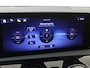 Mercedes-Benz A-klasse 180 AMG Line Panorama Dak / Nightpakket / Parkeercamera / Sfeerverlichting / Stoelverwarming /