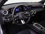 Mercedes-Benz A-klasse 180 AMG Line Panorama Dak / Nightpakket / Parkeercamera / Sfeerverlichting / Stoelverwarming /