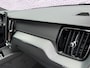 Volvo XC60 2.0 T6 Plug-in hybrid AWD Ultra Black Edition | Nieuw | Facelift! | Trekhaak | Luchtvering | 22'' Wielen | Gelaagd Glas | 360º Camera | VOL