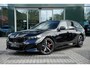 BMW 5-Serie Touring 550e xDrive | | M Sportpakket Pro | Driving Assistant Professional | Panoramadak| Innovation Pack | B&W Surround Sound System | Parking Assistant Professional |