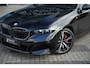 BMW 5-Serie Touring 550e xDrive | | M Sportpakket Pro | Driving Assistant Professional | Panoramadak| Innovation Pack | B&W Surround Sound System | Parking Assistant Professional |