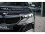 BMW 5-Serie Touring 550e xDrive | | M Sportpakket Pro | Driving Assistant Professional | Panoramadak| Innovation Pack | B&W Surround Sound System | Parking Assistant Professional |