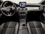 Mercedes-Benz CLA 180 Sport (GROOT NAVIGATIE, CAMERA, ZWART HEMEL, STOELVERWARMING, GETINT GLAS, HALF LEDER, XENON, GETINT GLAS, KEYLESS START, WITTE STIKSELS,