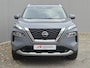 Nissan X-Trail 1.5 MHEV 163pk Tekna Automaat / HUD / Trekgewicht 2000 Kg / Elektrische achterklep / Apple Carplay Android Auto / Stuur-, Stoel en Achterbankverwarming / Adaptief CC / Rondomzicht camera / Voorruit verwarming /