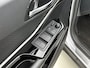Toyota C-HR 2.0 Hybrid Style | Stoelverwarming | Climate control | Privacy glass | LM velgen |