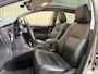Toyota Auris 1.8 Hybrid Lease Pro *Panoramadak* Org.NL! / Leder / Camera / Afn. Trekhaak / Keyless / Stoelverwarming / Navigatie / Cruise / 17'' LMV