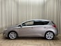 Toyota Auris 1.8 Hybrid Lease Pro *Panoramadak* Org.NL! / Leder / Camera / Afn. Trekhaak / Keyless / Stoelverwarming / Navigatie / Cruise / 17'' LMV